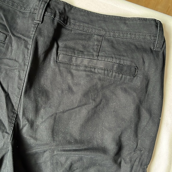 Old Navy women’s 14 Tall black chinos - Picture 3 of 5